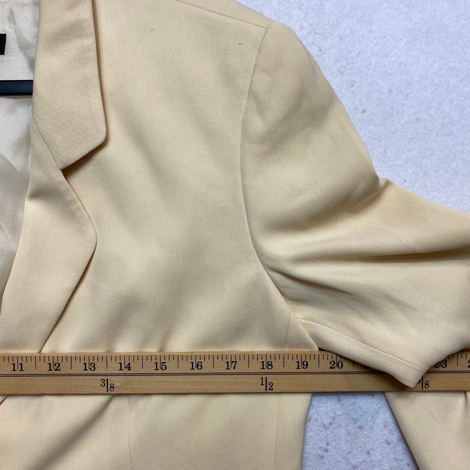 Giorgio Armani Blazer 12 US IT 46 Cream Borgonuovo Silk Wool Bergdorf