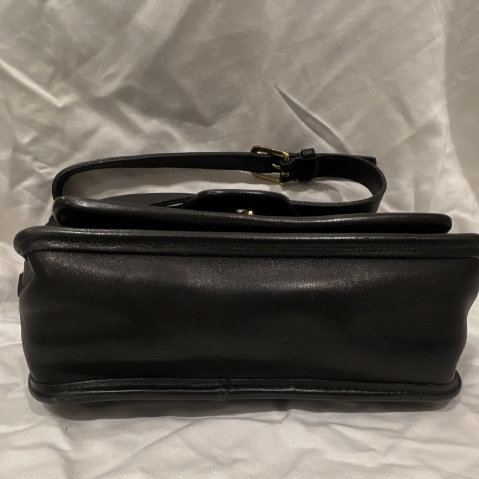 Vintage Coach Black Leather Shoulder Bag Gold Hardware Turn Lock Buckle Accent