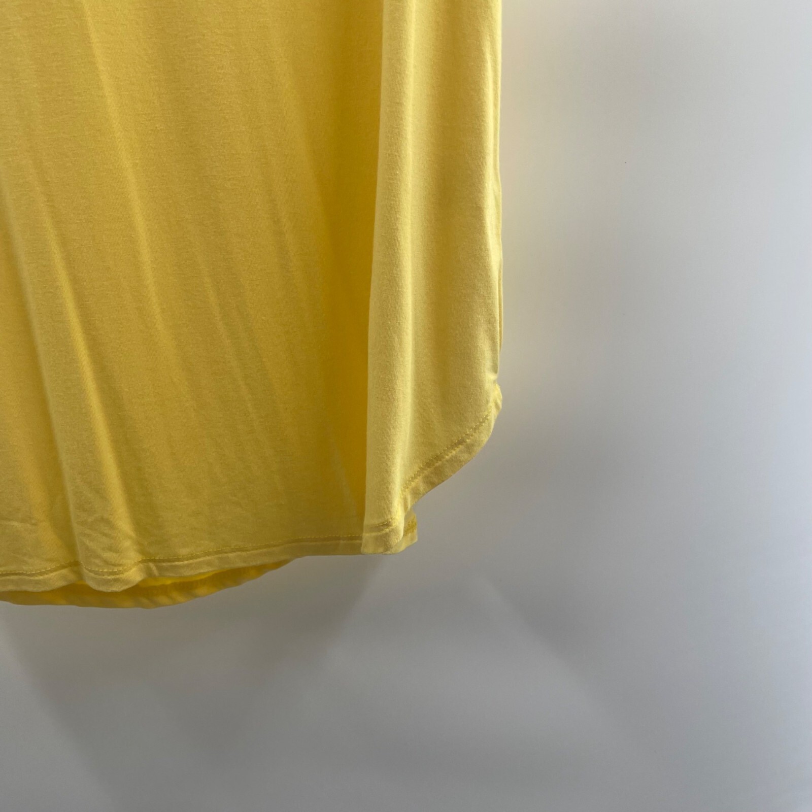 Lime n Chili Crisscross V-Neck Short Sleeve Blouse Womens Size Small Yellow