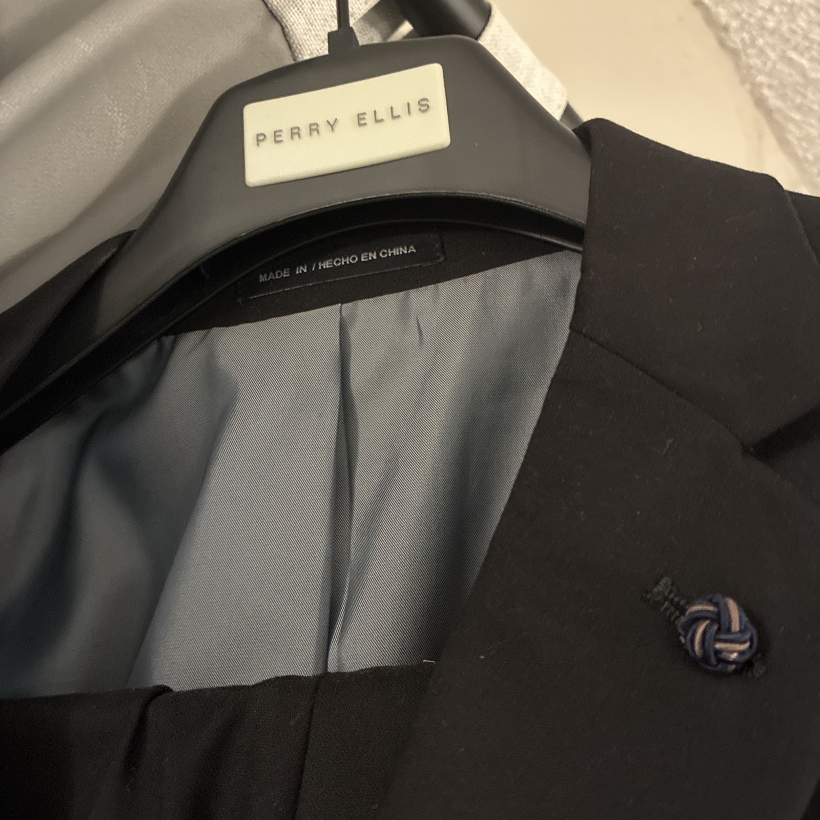 NWT Perry Ellis Portfolio Men’s Suit 2-Piece Set 42S Black Jacket Pants New