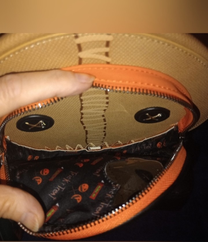 NWT Loungefly Trick ‘r Treat Sam Round Jack-O’-Lantern Crossbody Bag Zip Strap