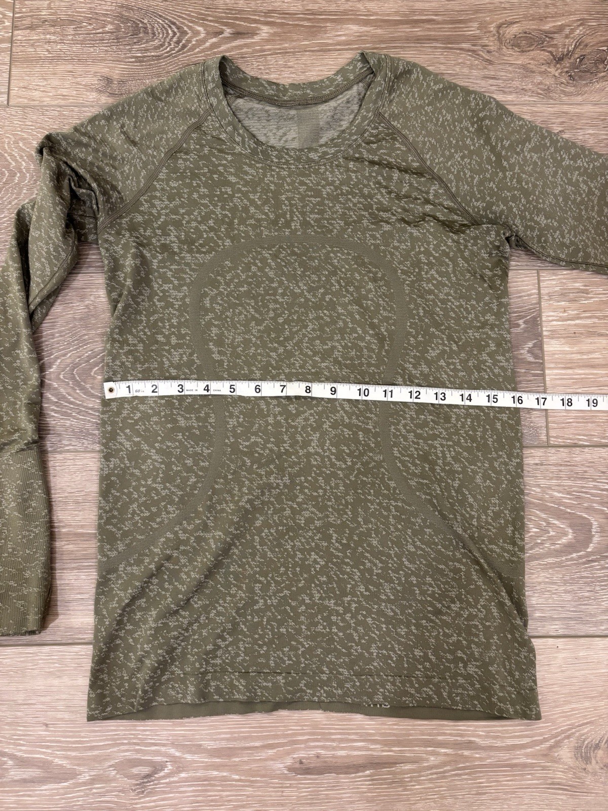 Lululemon Women’s Swiftly Tech Long Sleeve 2.0 Shirt Olive Green – Size 8