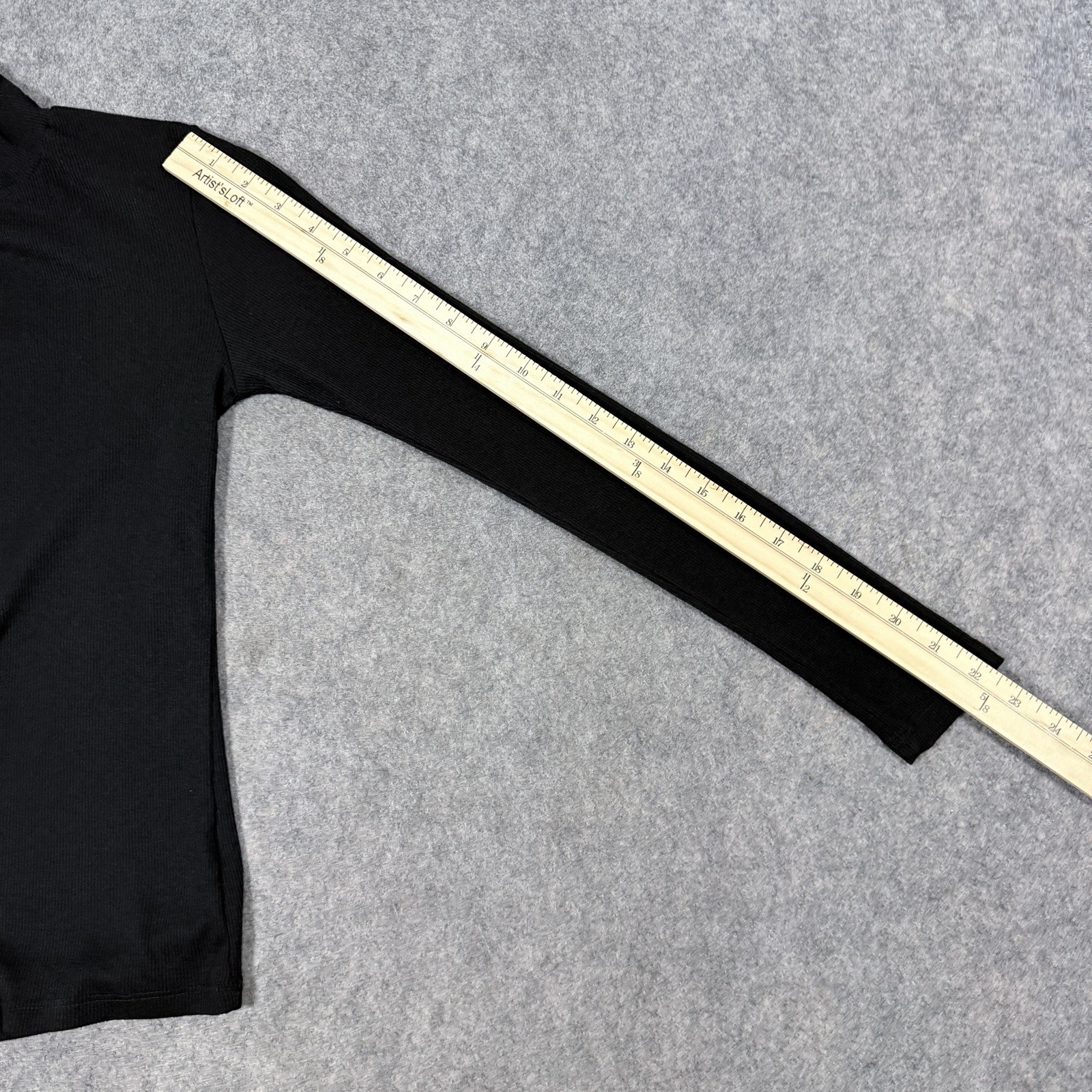 Active Basic Long Sleeve Pullover Turtleneck Sweater Women’s Size Medium Black