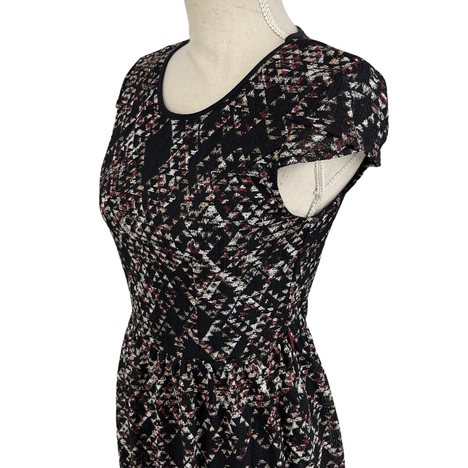 City Triangles Fit Flare Cap Sleeve Knit Overlay Geometric Print Dress Juniors M