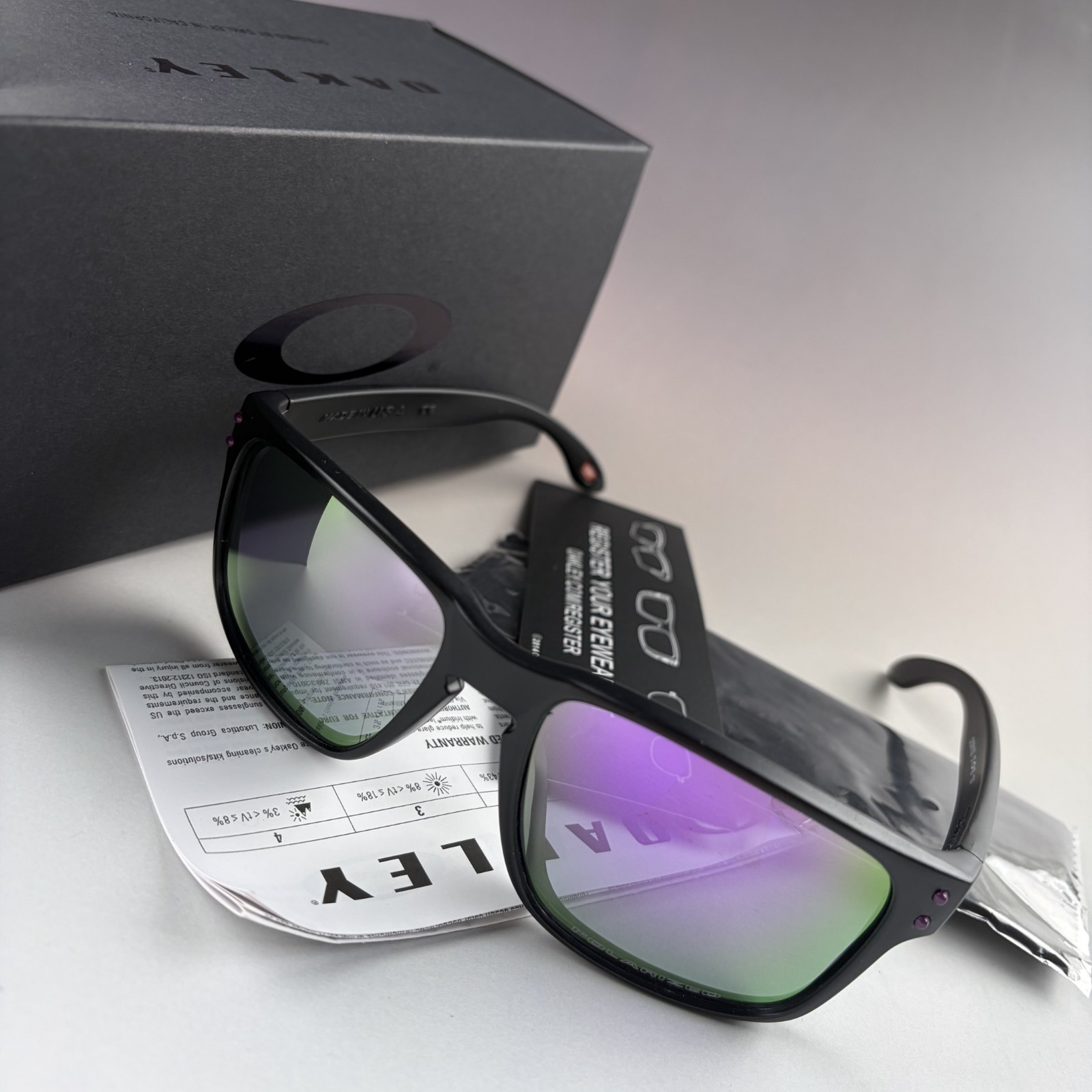 Oakley Holbrook Polarized Sunglasses – Black Smoke Frame, Purple Icon, UV400