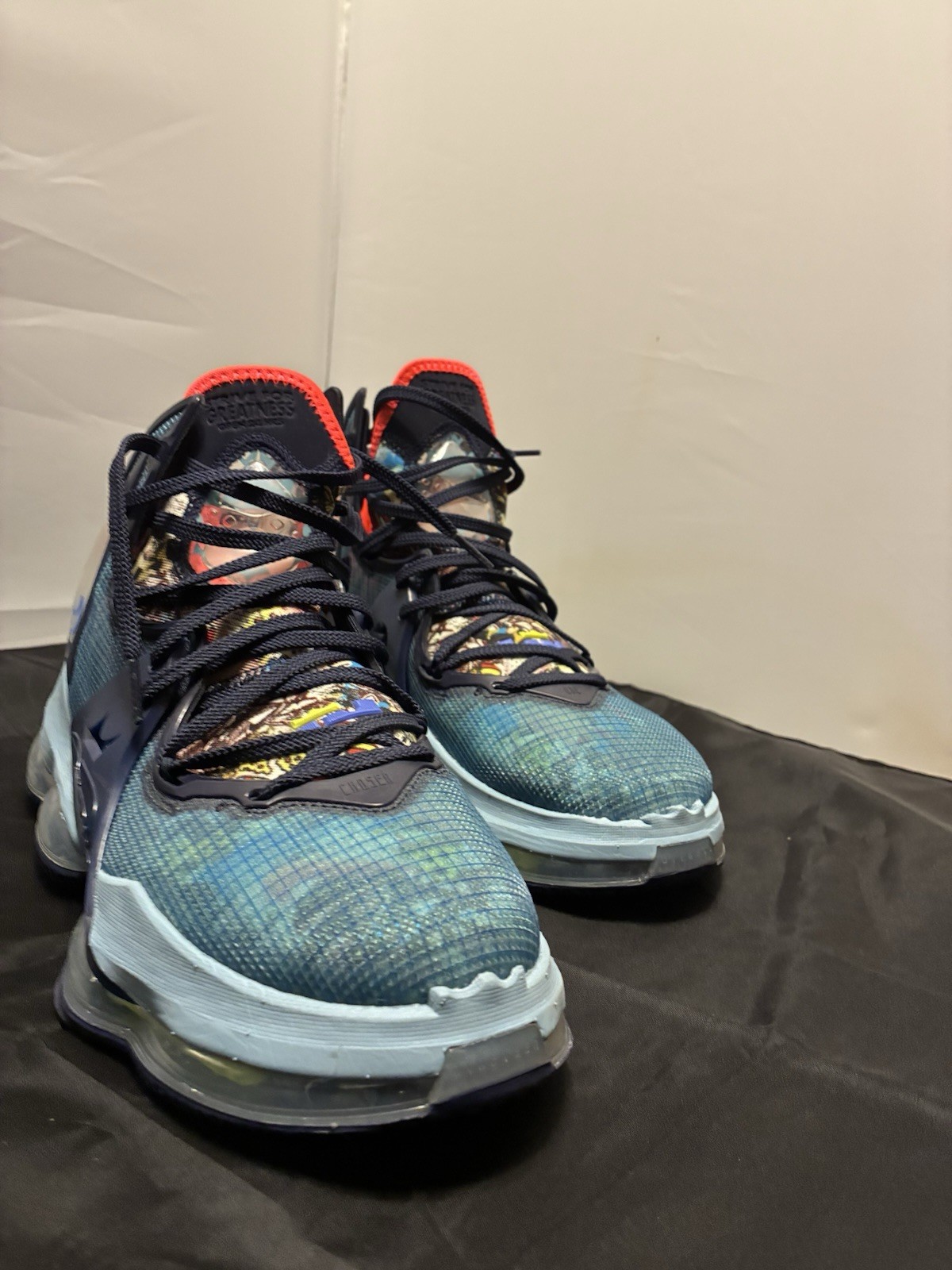 Nike LeBron 8 Men’s Mid Top Basketball Sneakers Lace Up Blue Black Red