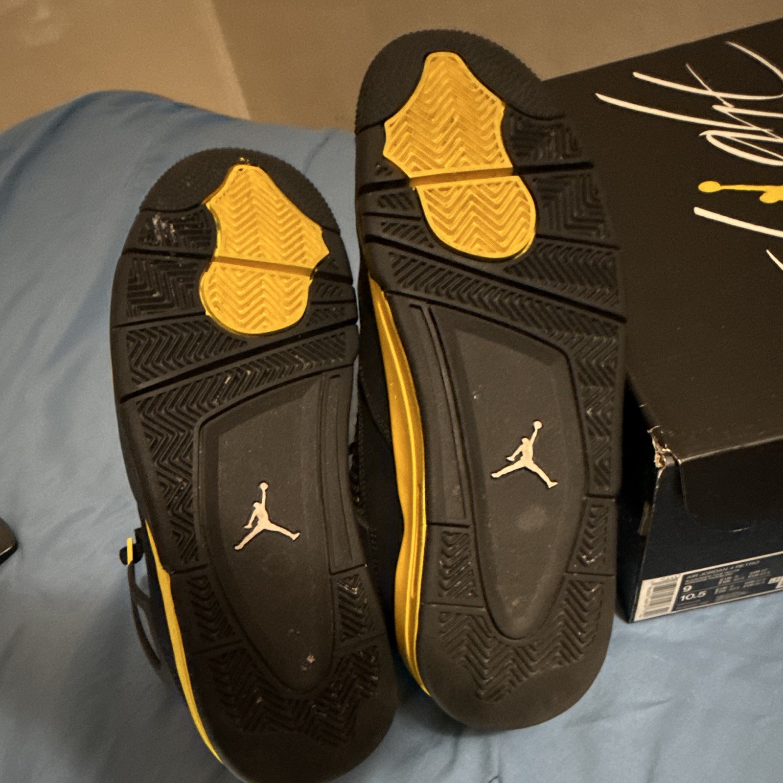 Jordan Air Jordan 4 Retro Thunder Black/Tour Yellow DH6927-017 2023
