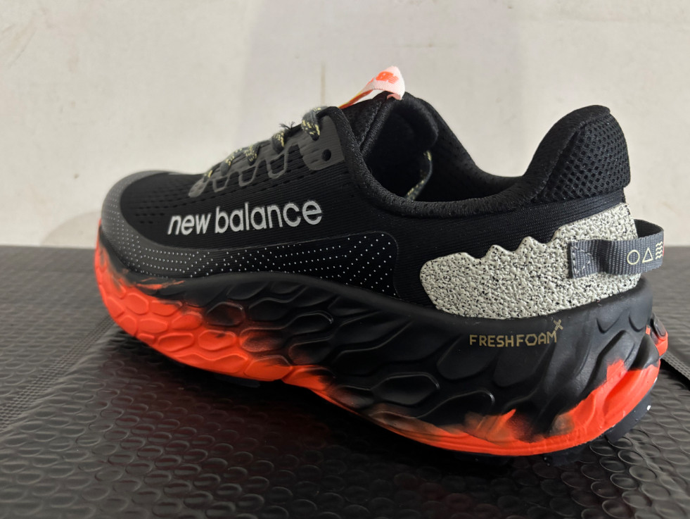 New Balance Fresh Foam X More Trail V3 Men Running Sneaker Size 9.5