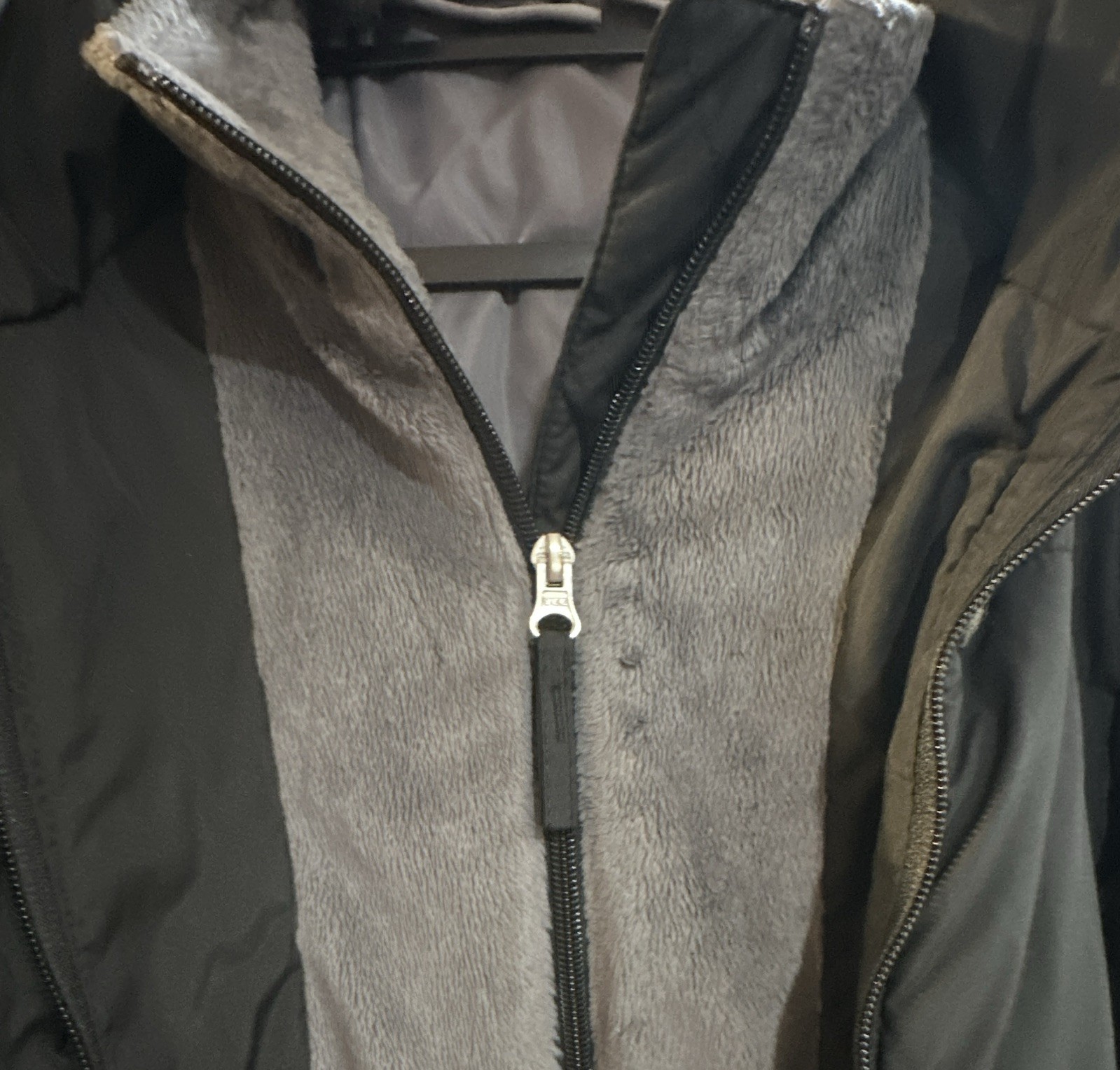 FreeTech Women’s Black Puffer Jacket Hooded Faux Fur Trim Full Zip 18W-20W