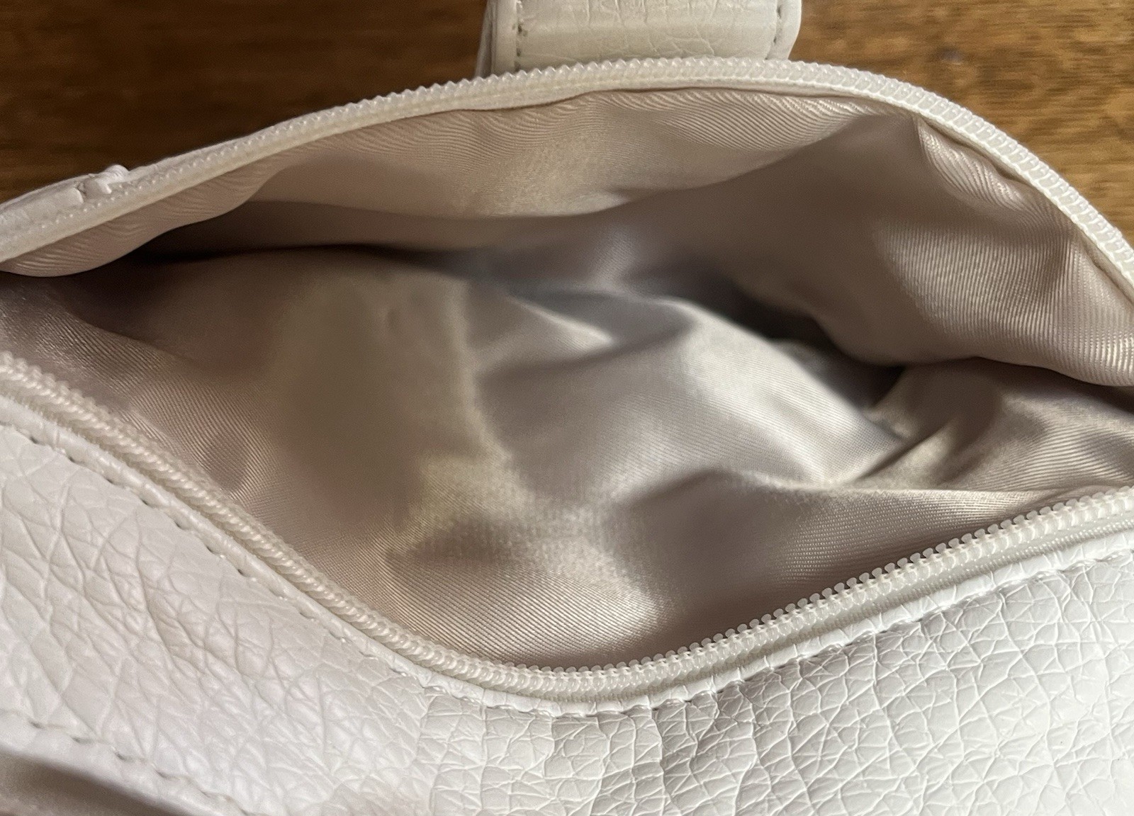 Purse King Crossover Shoulder Bag Ivory Double Strap Zipper 8.5”x8.75” EUC