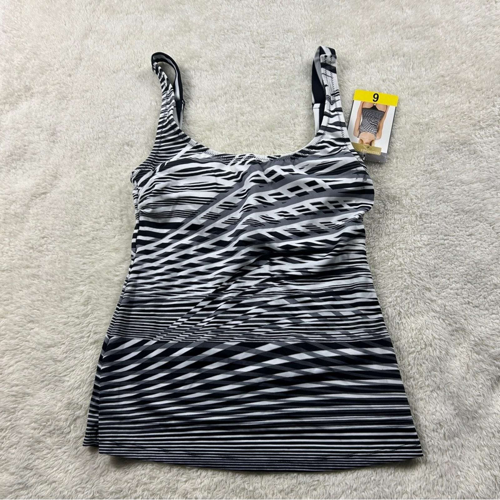 NWT Essentials Women’s One Piece Swimsuit Black White Geometric Print Sz 6
