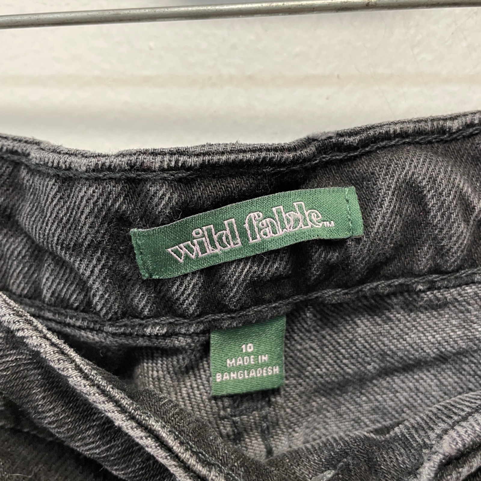 Wild Fable Women’s Black Seam Detail Mid Rise Must Have Barrel Jeans Size 10