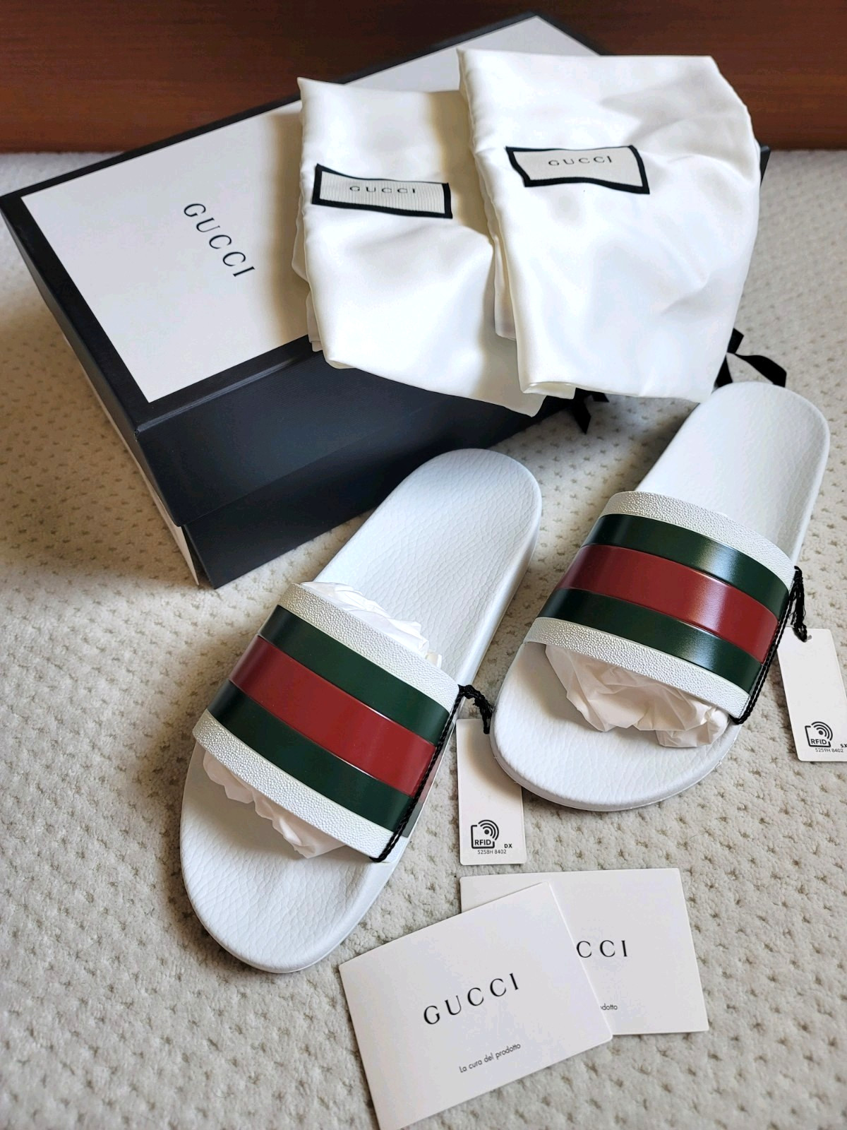 NIB GUCCI Pursuit Stripes White Pool Slides Mens – White Gucci Web, Size US 7