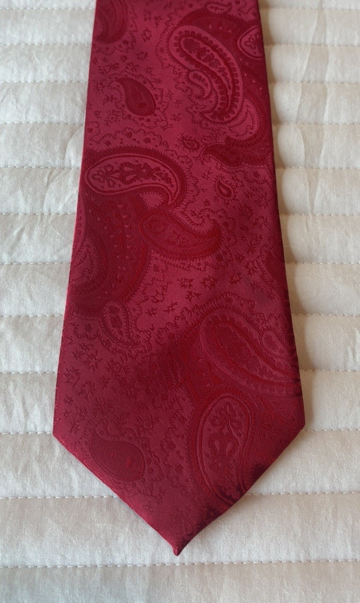 GIORGIO ARMANI SILK NECKTIE BURGUNDY TONAL PAISLEY JACQUARD MADE IN ITALY