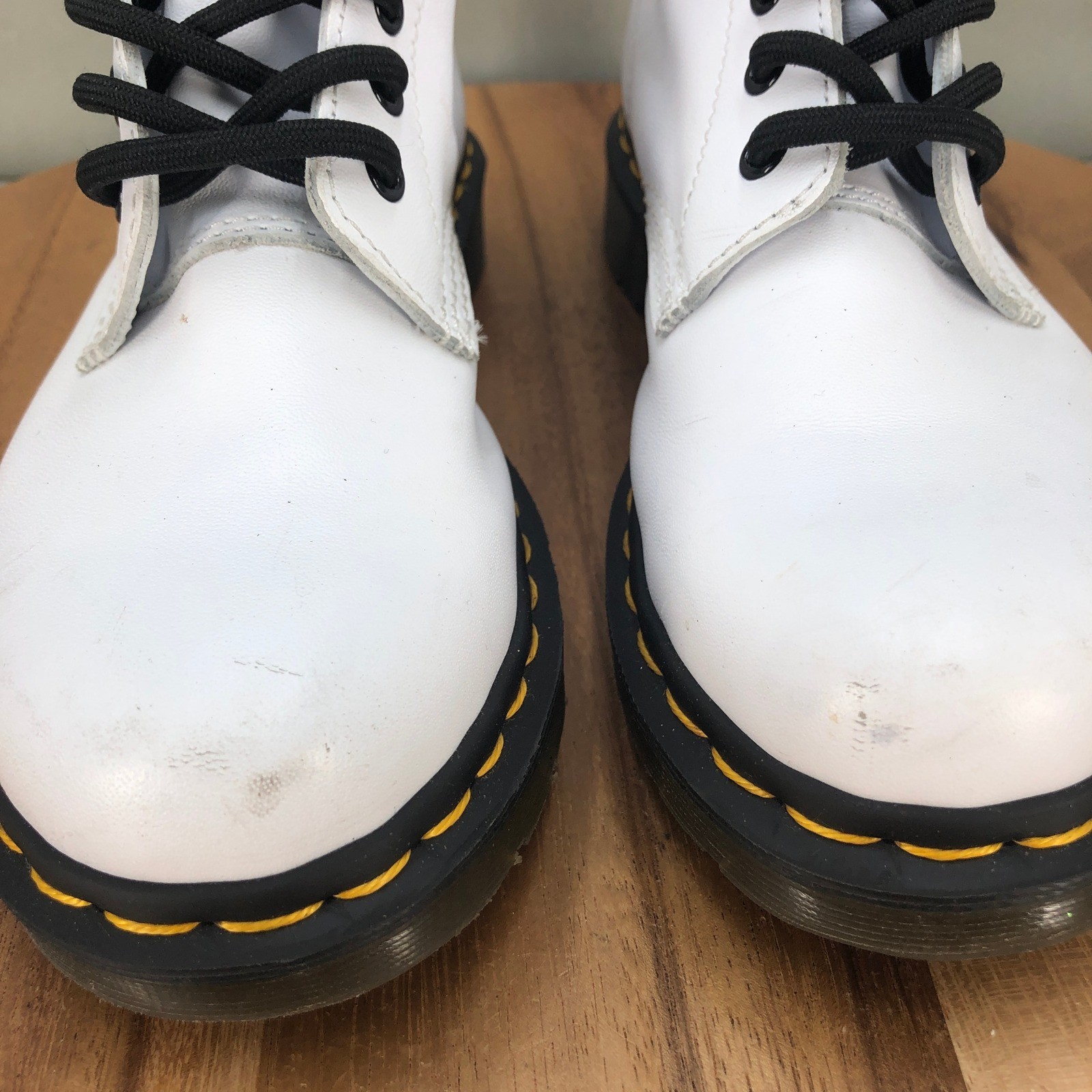 Doc Martens 1460 White Leather Lace Up Combat Boots Womens Size 7 Ankle 8 Eye
