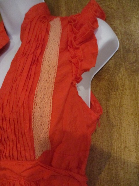 MINE Red Ruffled Blouse w/Tie Back,2 Buttons,& Zipper 60%Cotton 40% Polyester LG