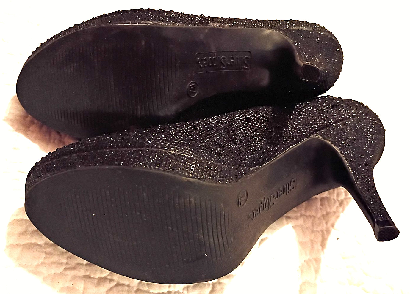 Black glitter pumps, women’s 7 M, Silver Slipper brand, 3.5-in heels, UNWORN
