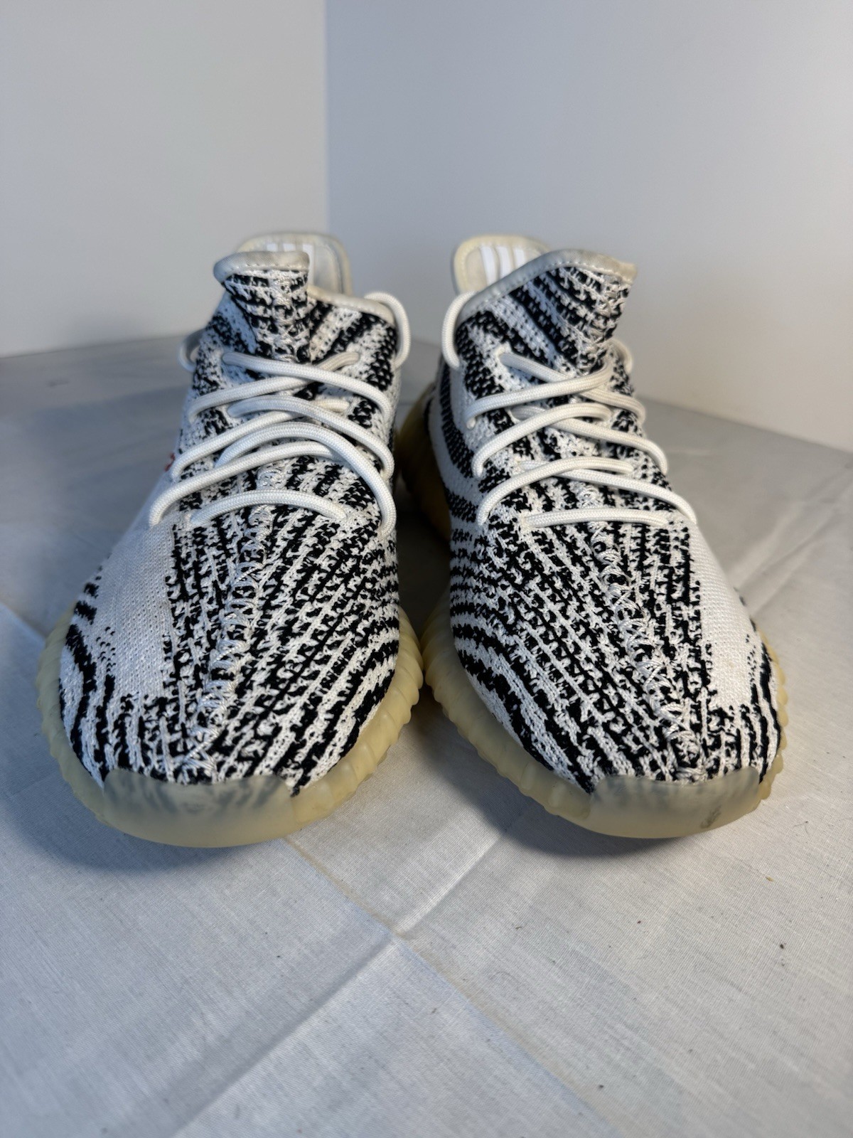 Size 9.5 – adidas Yeezy Boost 350 V2 Low Zebra