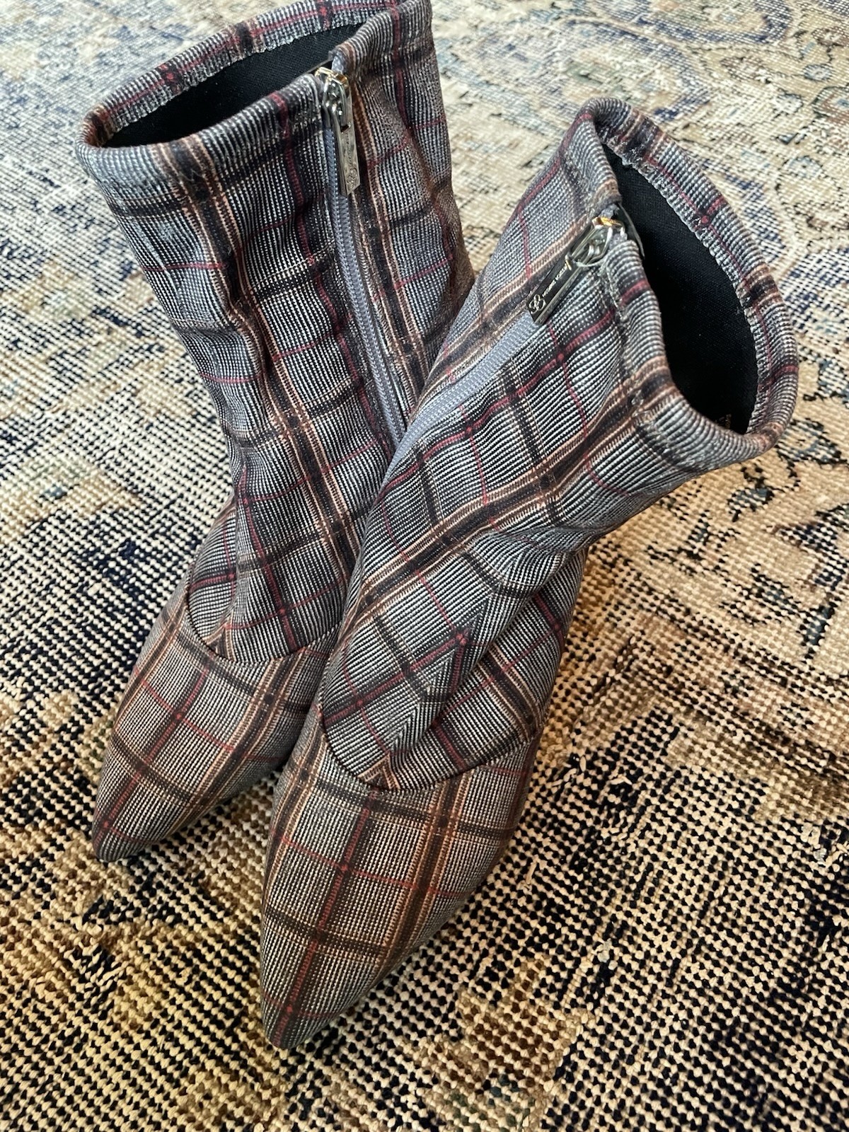 Jessica Simpson JS HENDRIA Plaid Ankle Boots Pointed Toe Block Heel Zip US 8.5M