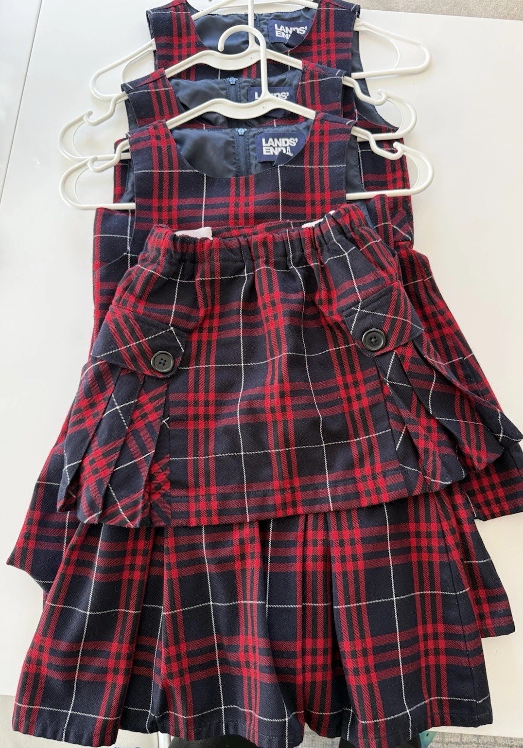 Lands End Girls school uniform Bundle – 3 Jumpers And 1 Skirt – Size 6