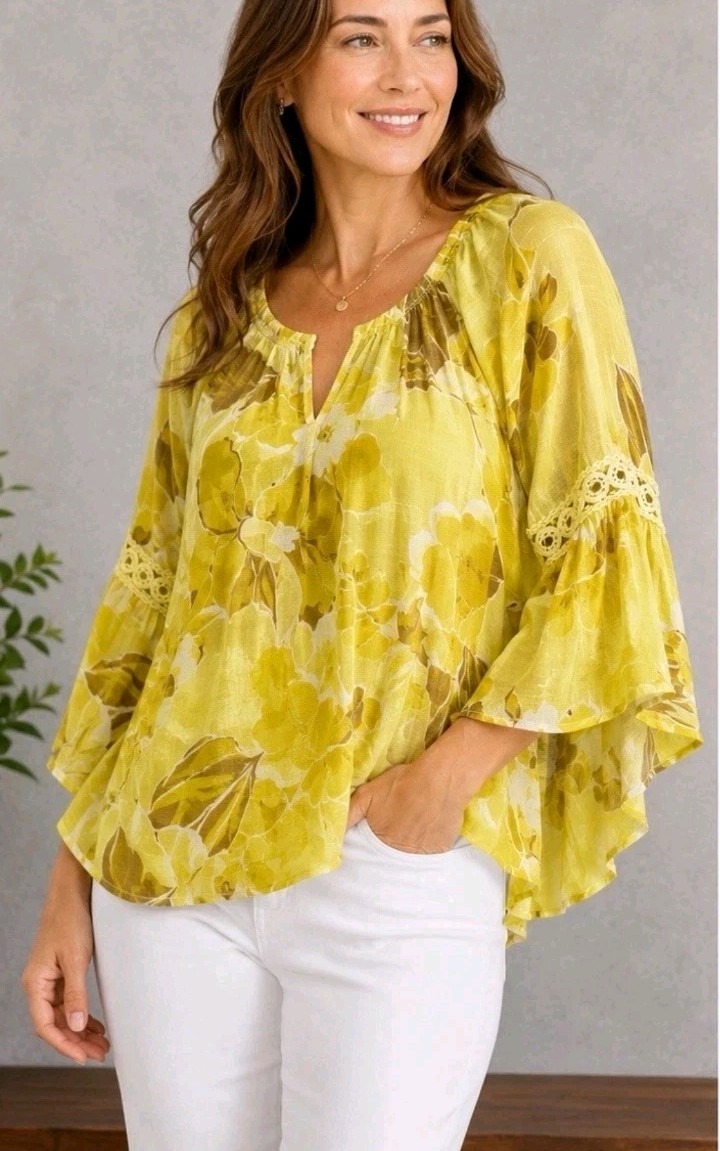 Unique Spectrum By Mlle Gabrielle 2X Blue Floral Boho Bell Sleeve Blouse EUC
