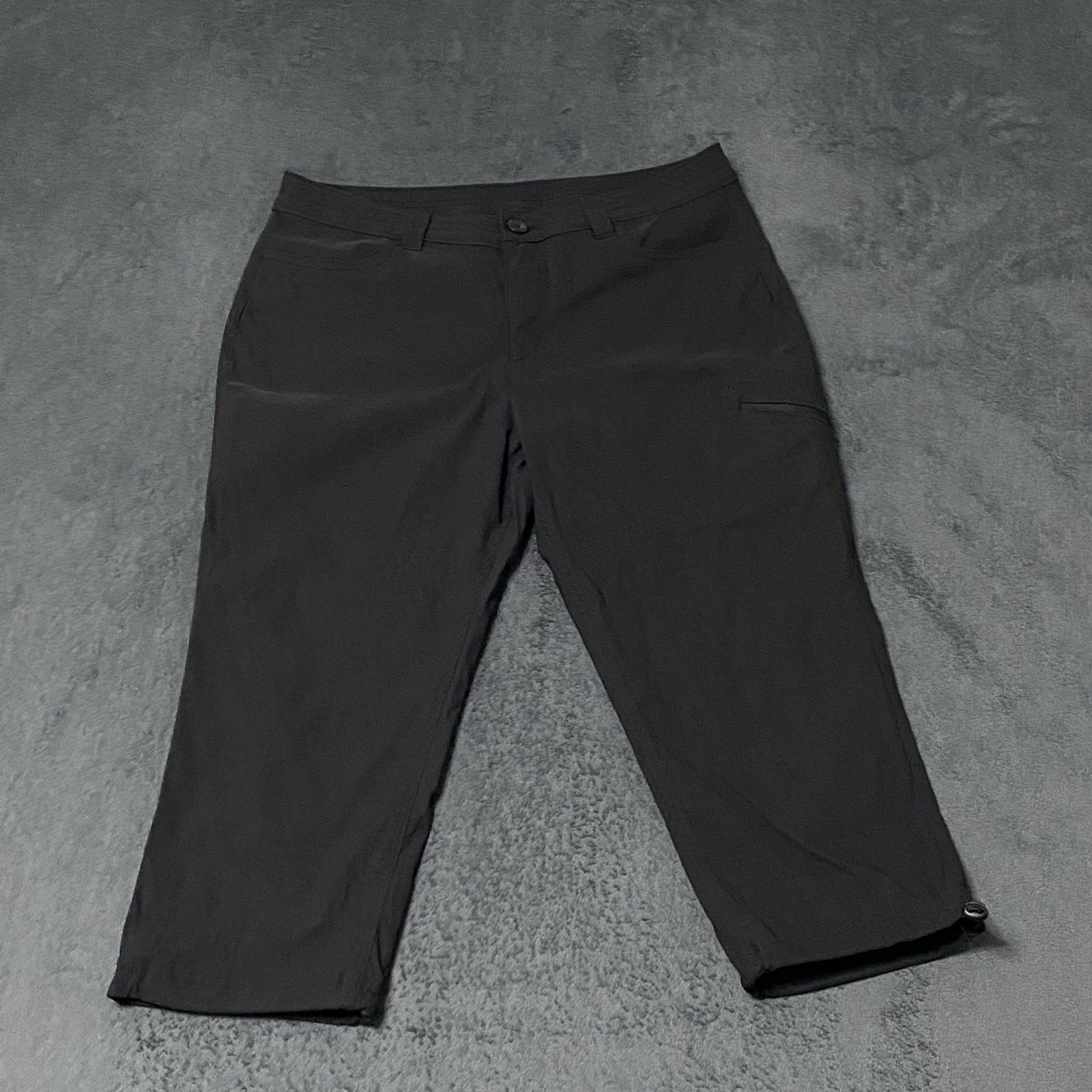 Eddie Bauer Pants Womens 12 Black Rainier Capri Cargo Hiking Zip Pockets Stretch