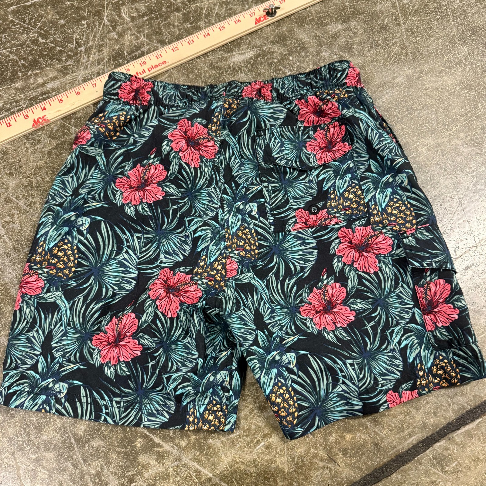 U.S. Apparel Board Shorts Mens Small Multi Pineapple Print Swimwear Drawstring