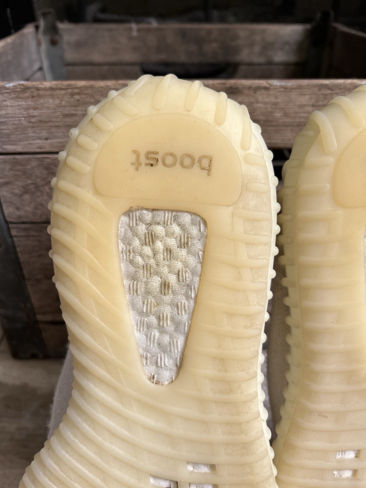 ADIDAS “Yeezy Boost 350 V2” bone white shoes – size 9