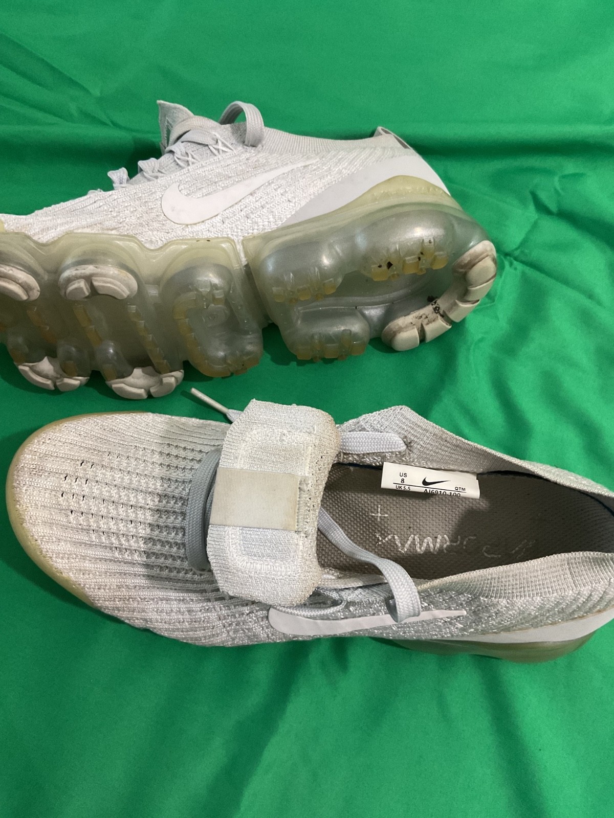 Size 8- Nike Air VaporMax Flyknit 2 White Vast Grey W