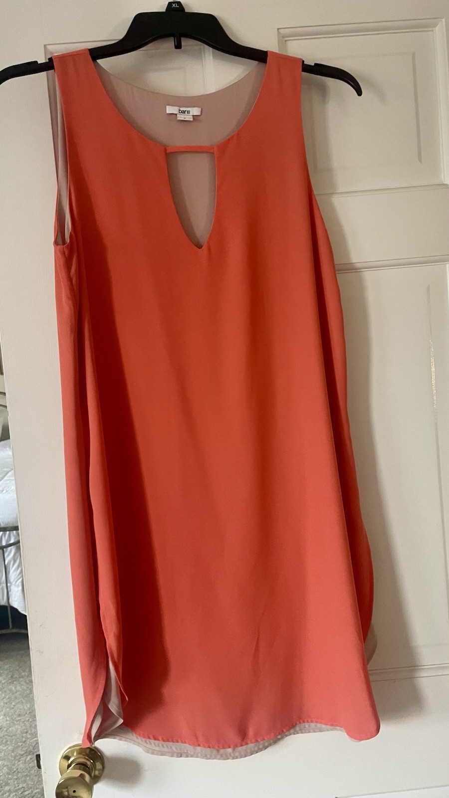 Women’s Bar III Sleeves Keyhole Knee Length Size L Dress