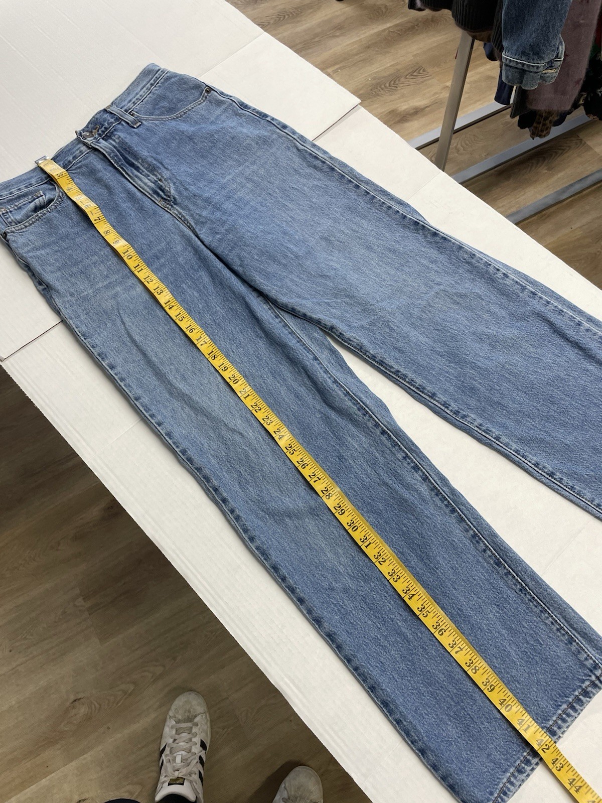 Levi’s Men’s Blue Light Wash Denim Straight Fit Jeans High Rise 5-Pocket