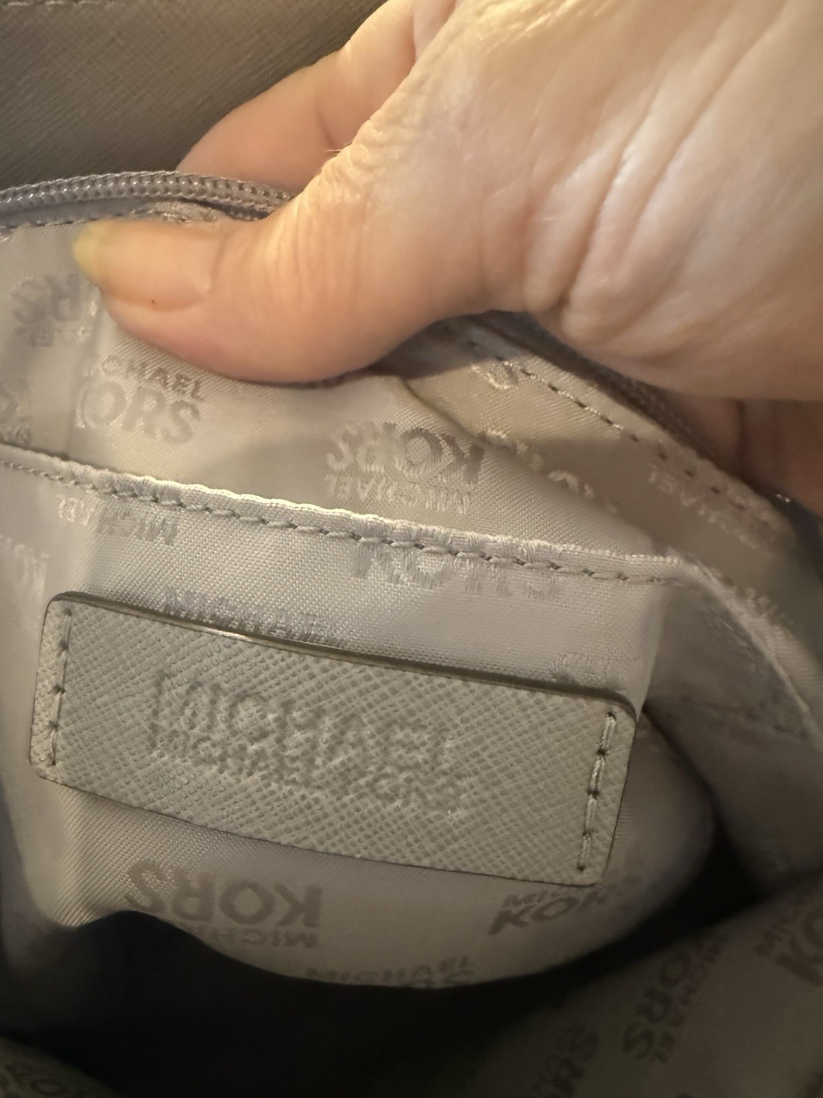 Michael Kors Pearl Grey Leather Jet Set Large Multi Function Pocket Tote Bag