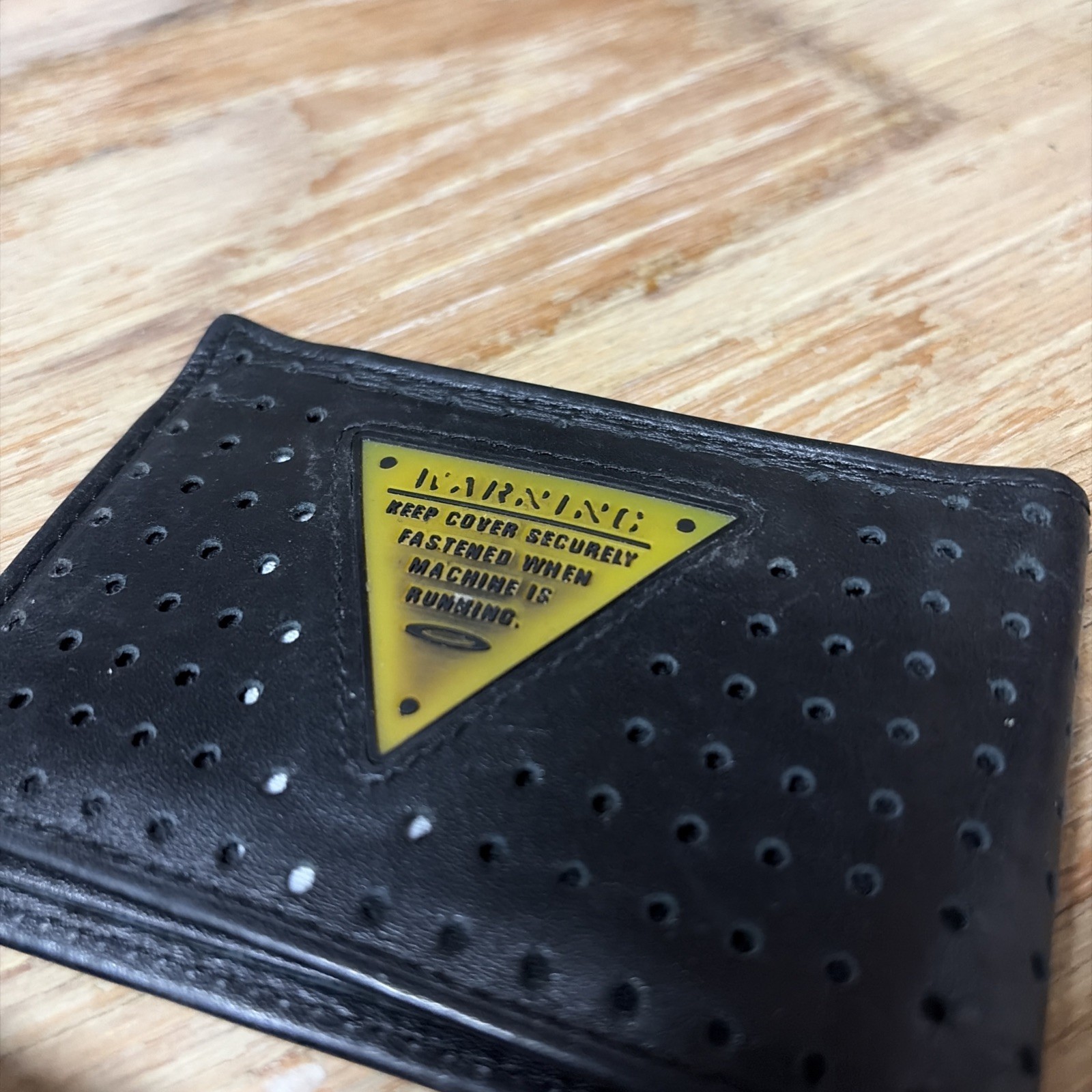 OAKLEY LEATHER WALLET Black w/ Silver Logo Bifold ID Credit Card Cash Money RARE