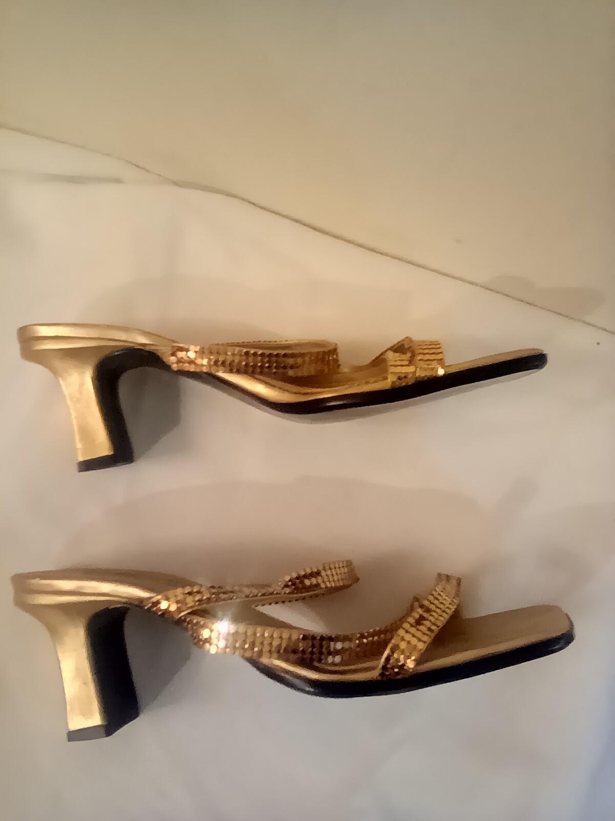 Pierre Dumas gold strappy backless sandals 8M 2.5″ heel all man made materials
