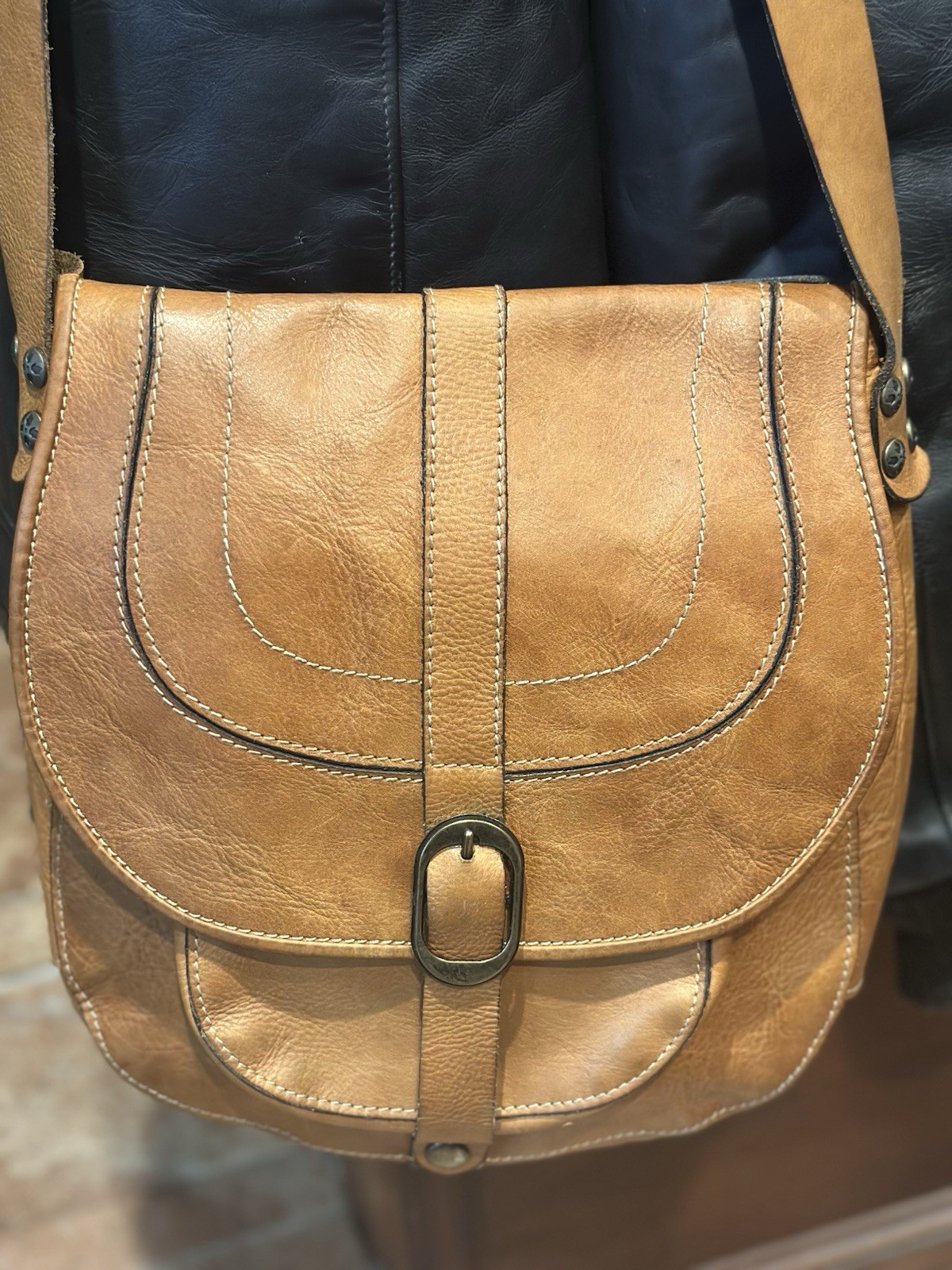 Patricia Nash Italian Leather Saddle Crossbody Bag Beautiful condition