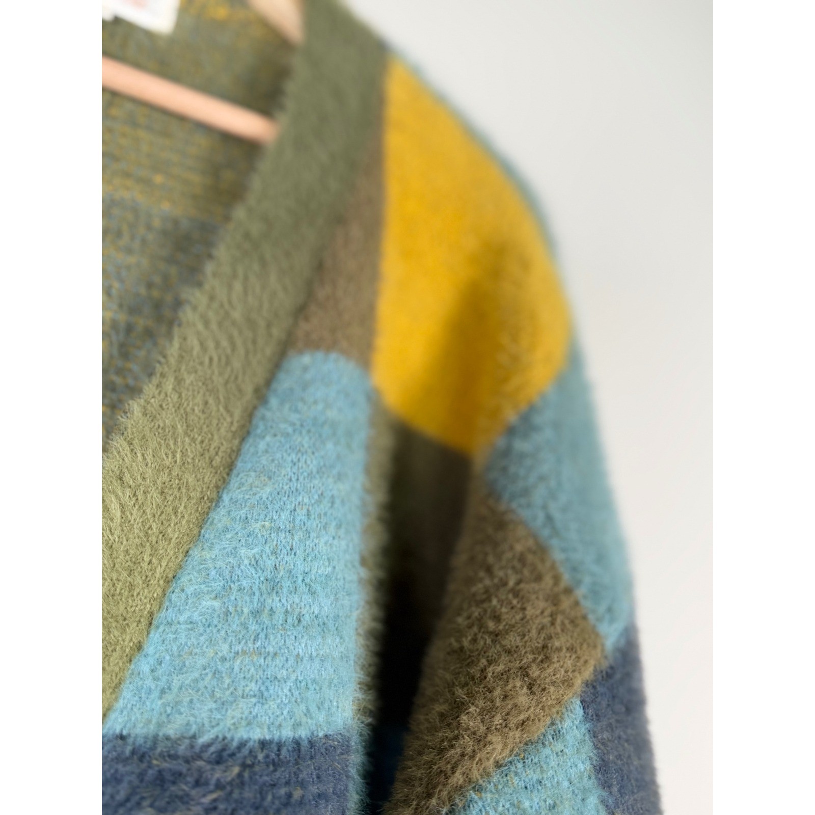Listicle Women Green Yellow Blue Checkerboard Fuzzy Eyelash Knit Cardigan Large