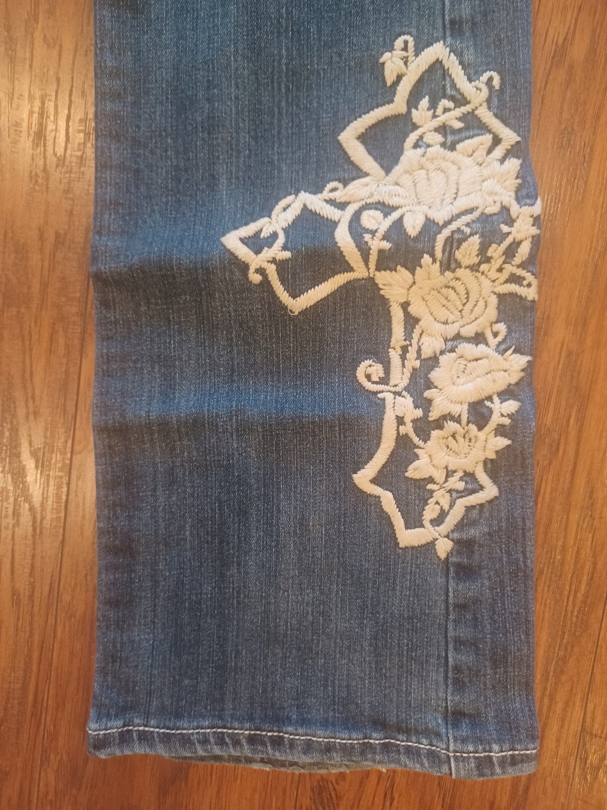 🤍🌹✝️🤍COWGIRL TUFF ROSES & TRUTH BOOTCUT JEANS 28×36