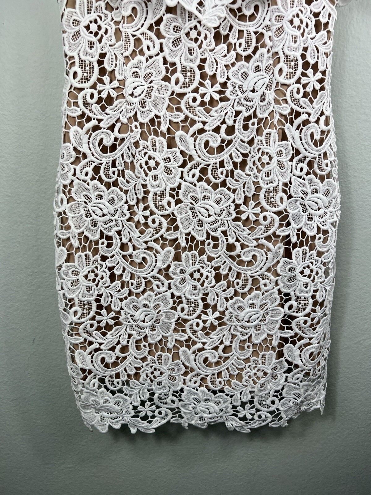 NWT GUESS Brilliant White Spaghetti Strap Nevaeh Popover Lace Dress Size S Small