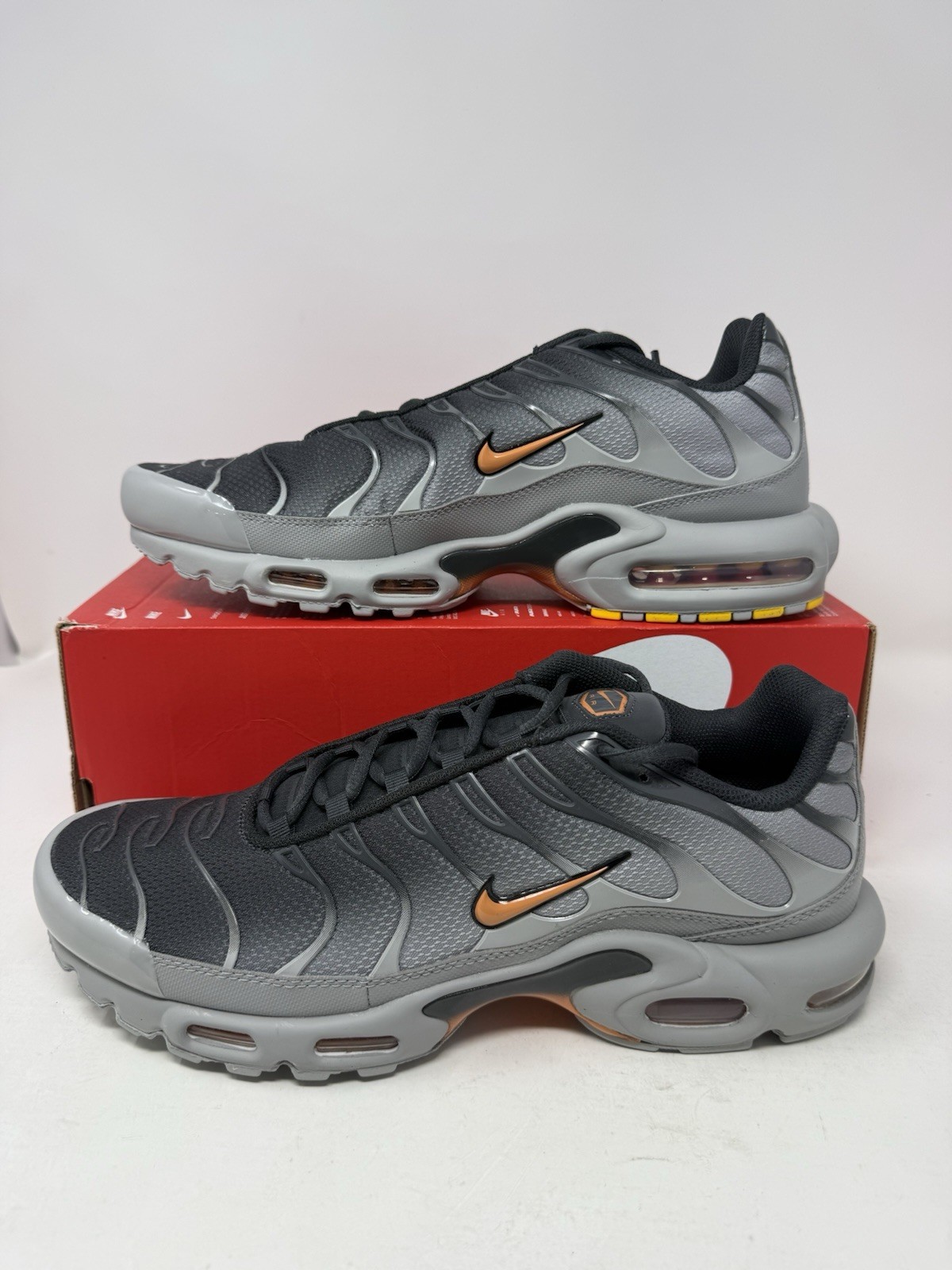 Nike Air Max Plus Light Smoke Grey Orange Running Sneakers DM0032-037 Mens Sizes