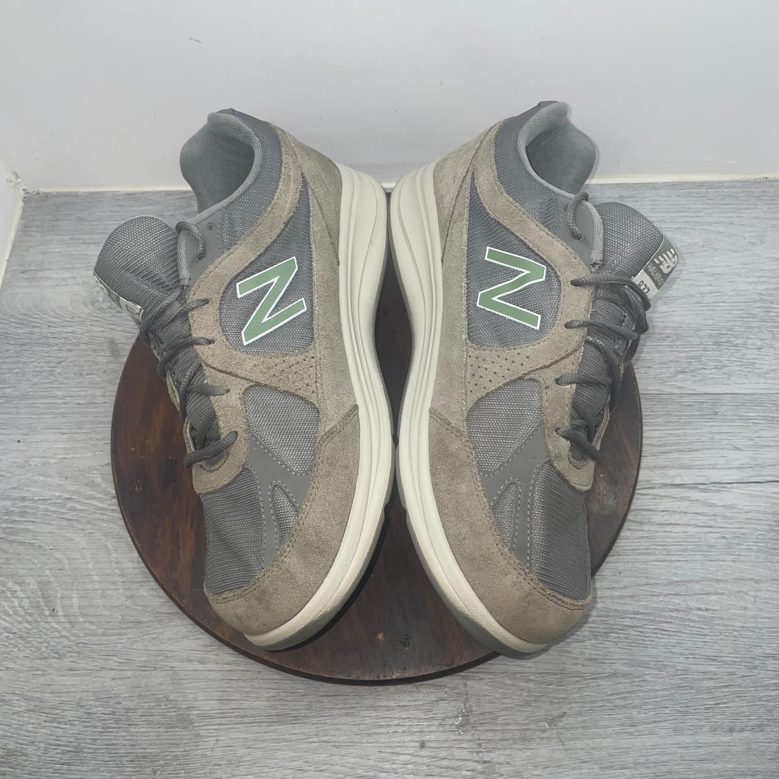 New Balance 877 Walking Shoes Men’s 12 4E Extra Wide Grey Silver MW877GT Sneaker