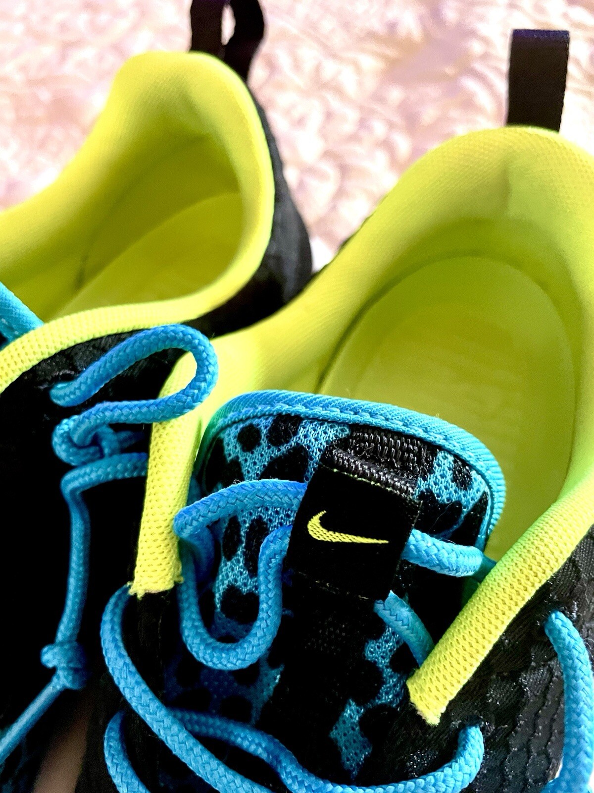 Nike Roshe Run FB (Blue Leopard) Blue Black Neon Yellow-Green Men’s Size 9.5