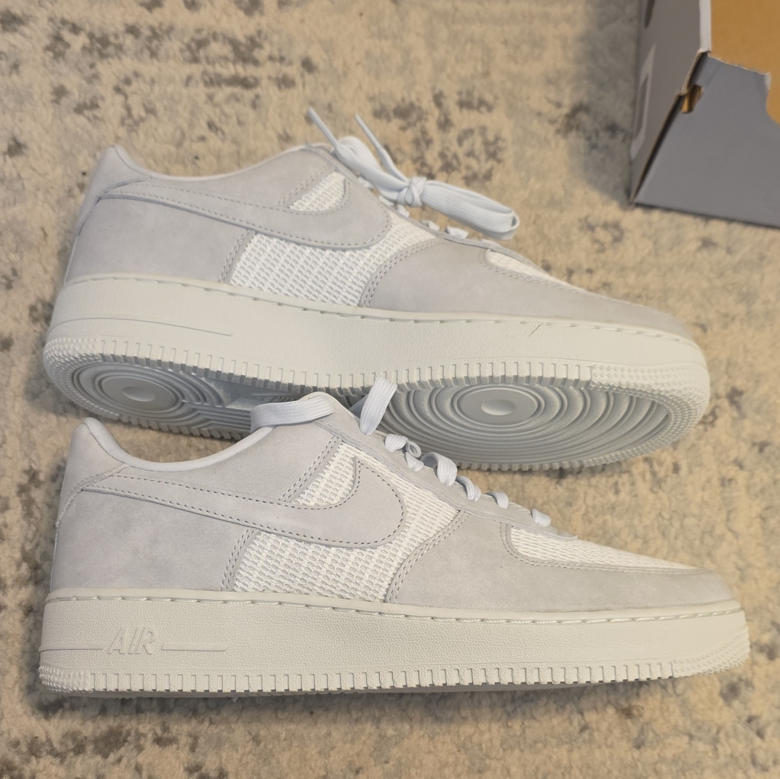Nike Air Force 1 ’07 LV8 Off White/Summit White Men’s Low Top Sneaker 10.5 m