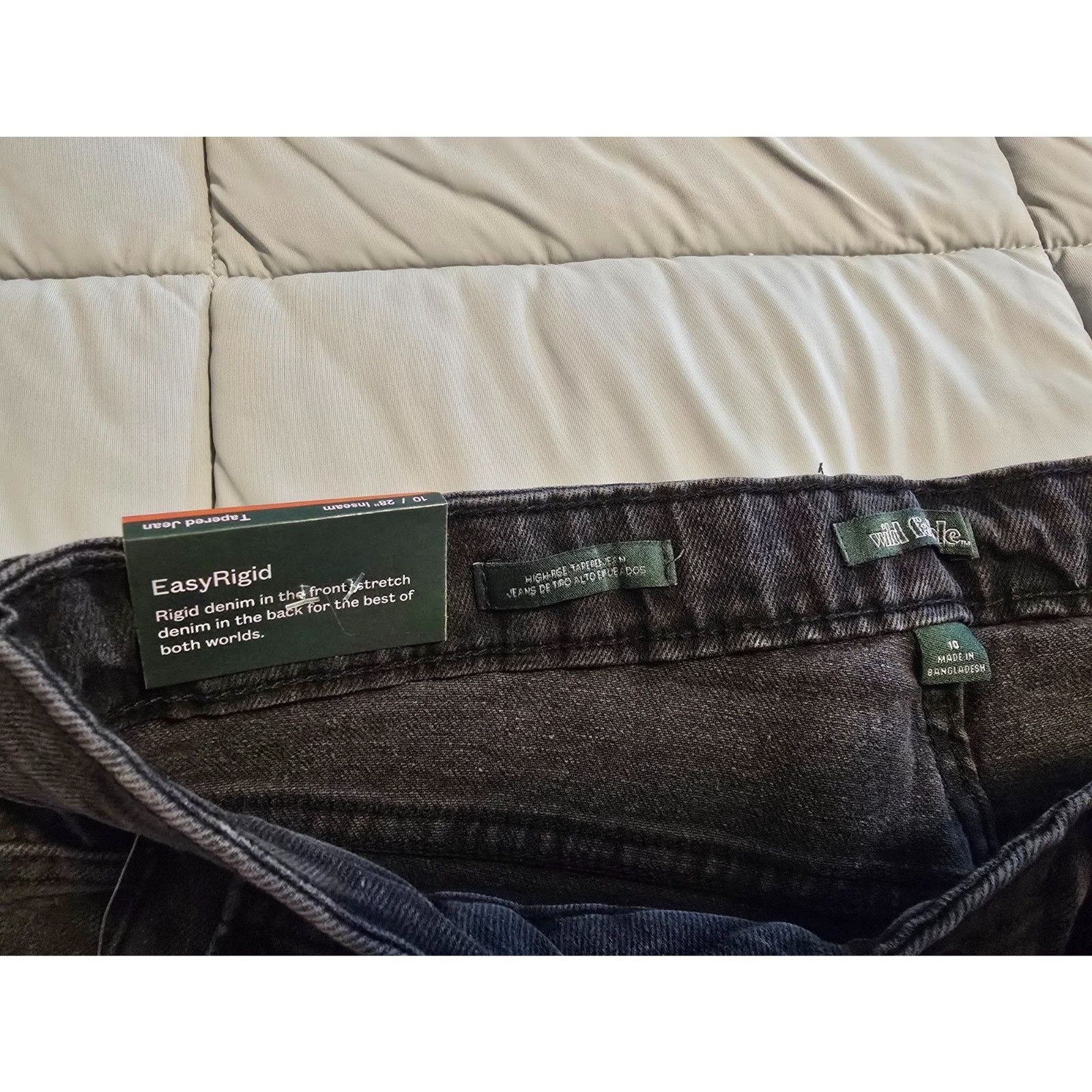 NWT Size 10 Wild Fable Womens High Rise Tapered Jean Black Distressed Easy Rigid