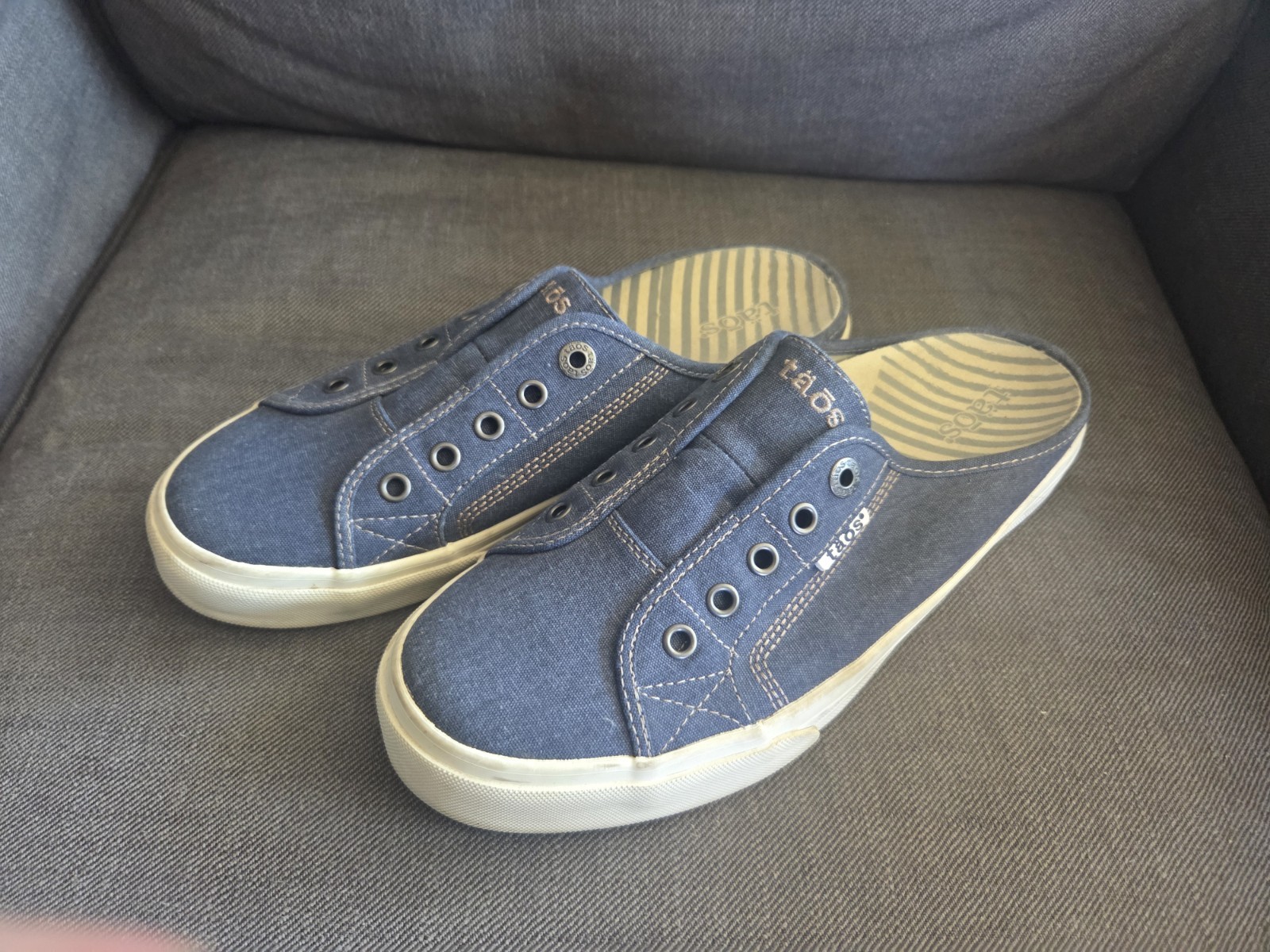 Taos EZ Soul Womens Size 10 Lake Blue Wash Canvas Slip On Sneaker Mules