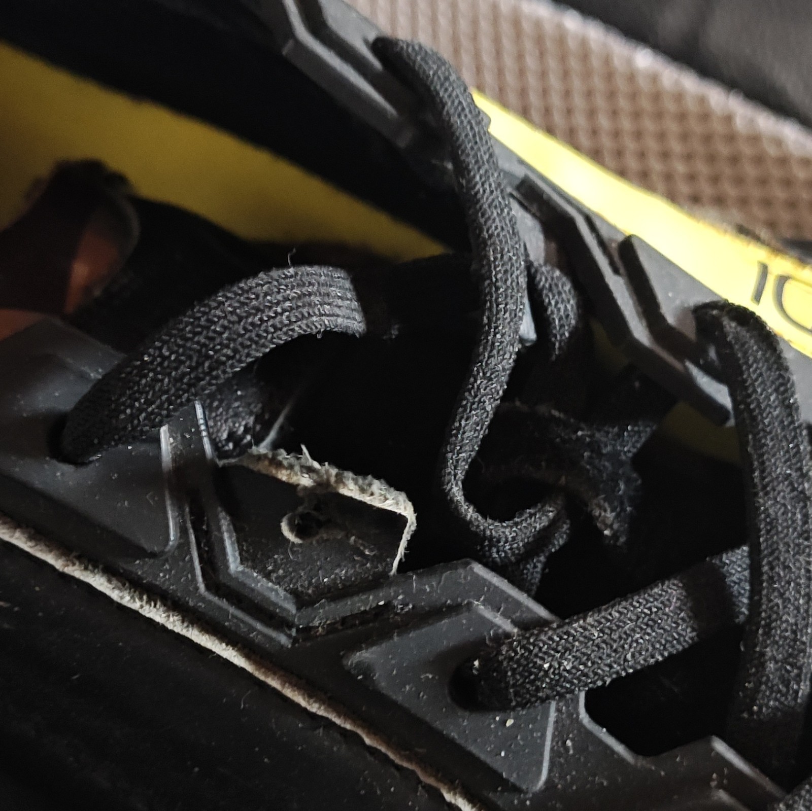 Fendi Flow Men’s Black/Yellow Low Top Sneakers Lace-Up Zip Logo Strap