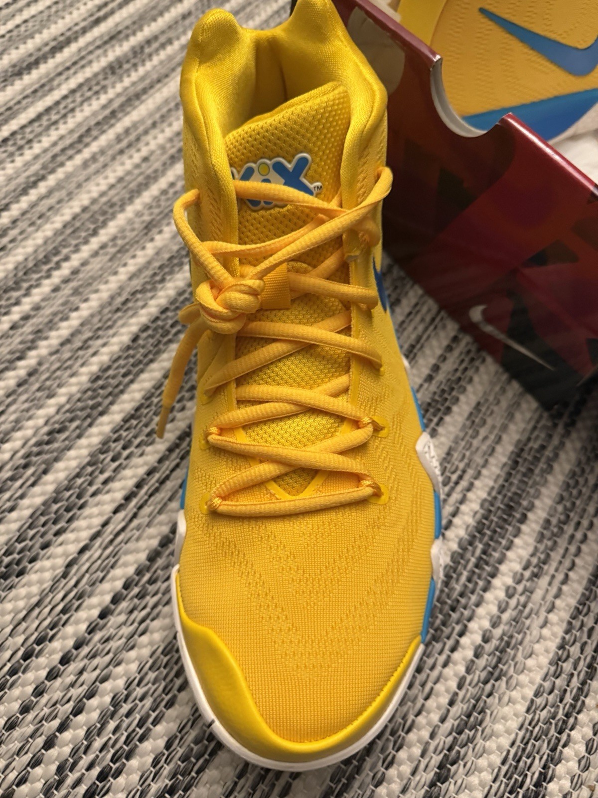 Nike Kyrie Irving 4 KIX 10.5 NEVER WORN OR TRIED ON