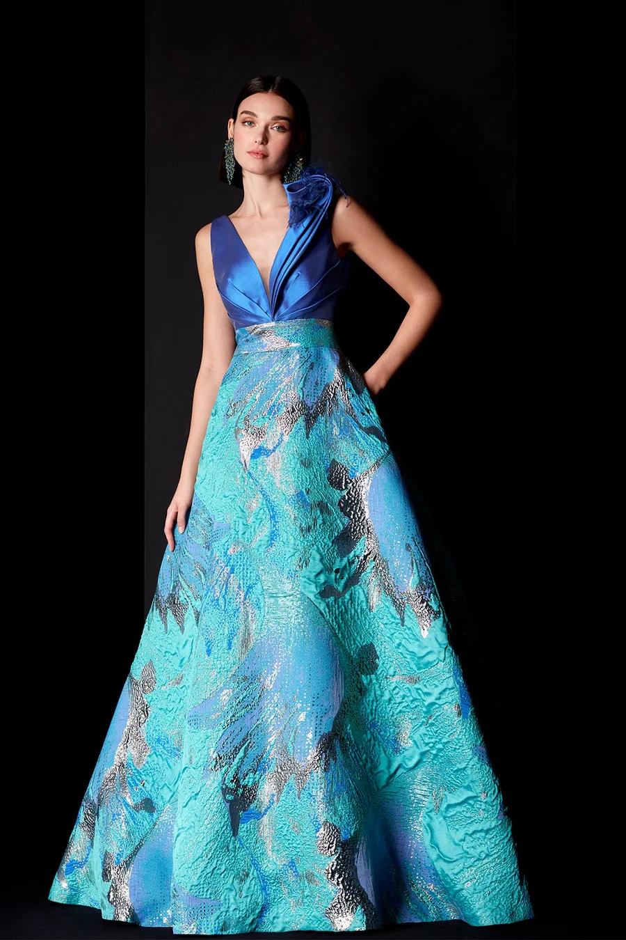 Plunging neckline sleeveless brocade dress (US10 – In Stock)