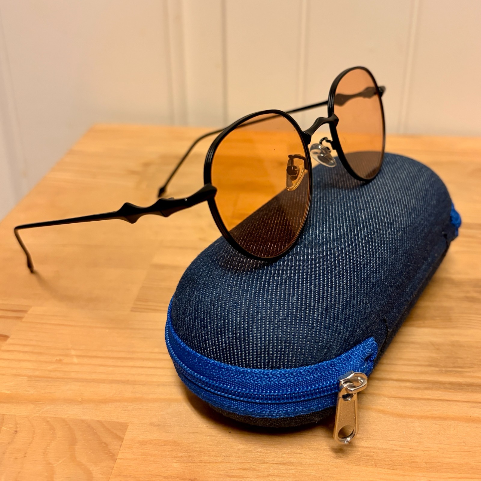 New Round Sunglasses Amber Lens Sculpted Black Metal Frames Korean Style Retro