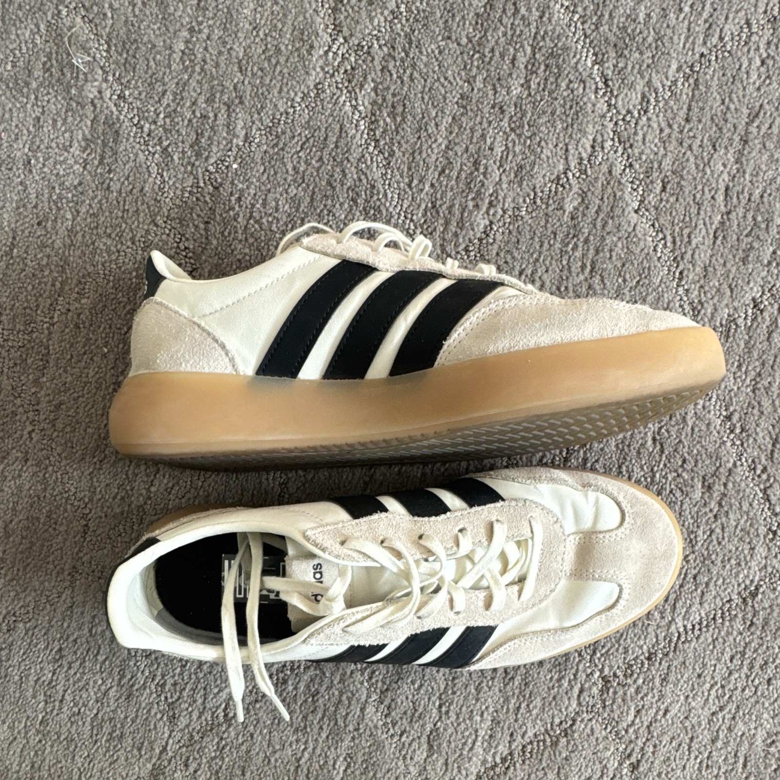 adidas Samba OG Men’s Low Top Lace-Up Sneaker White Black Gum Sole B75806