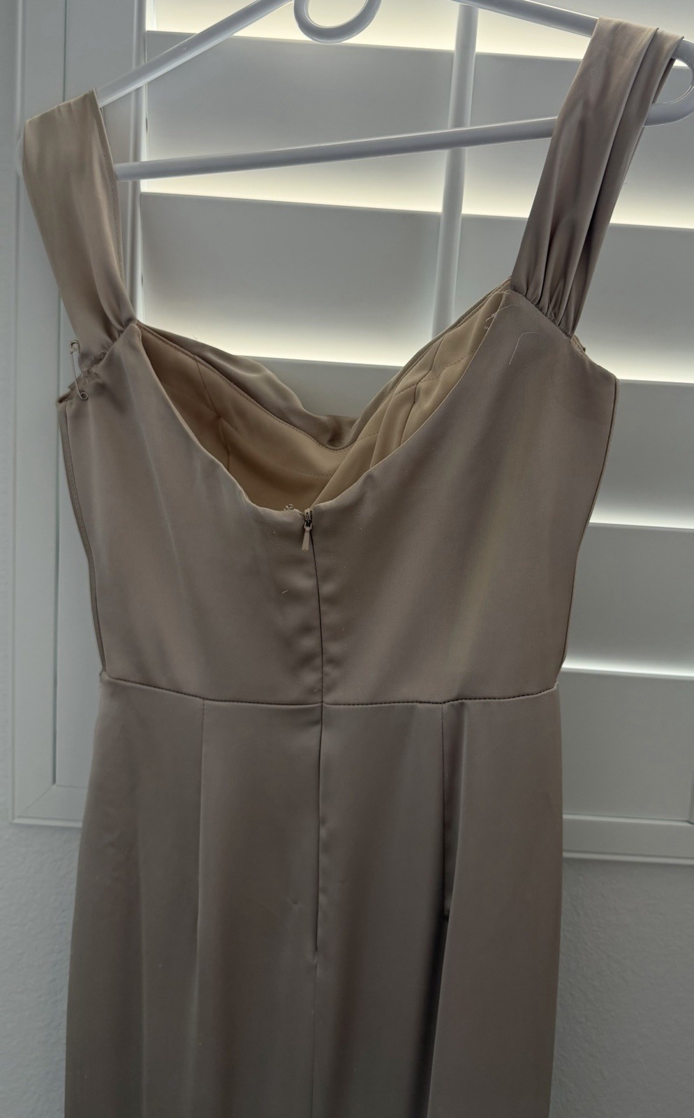 Ladivine by Cinderella Divine Satin Beige Gown Women’s Dress Size 6